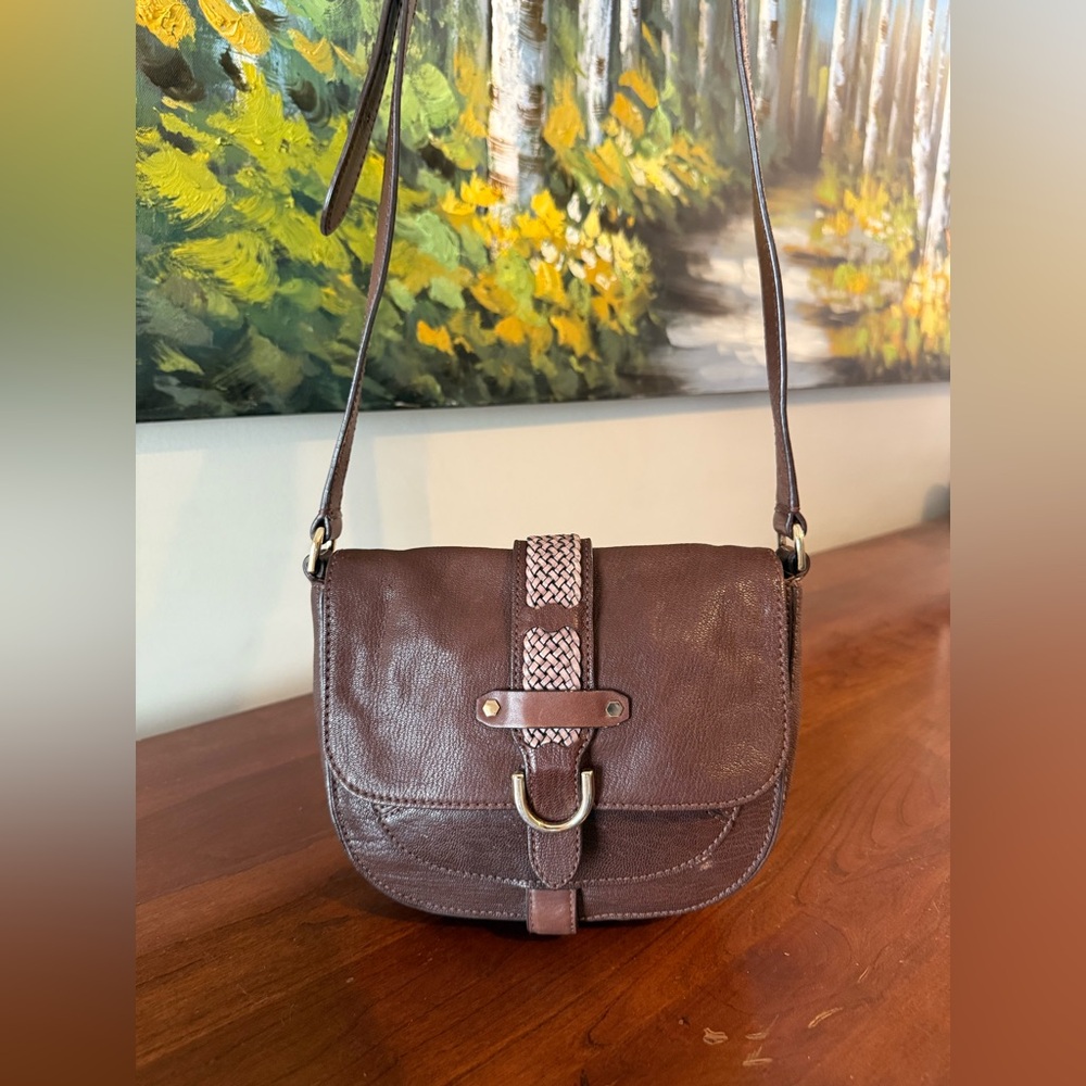 ✨ Cole Haan Supple Brown Leather Crossbody Flap Bag w/ Woven Strap Detailing ✨ - Picture 4 of 13